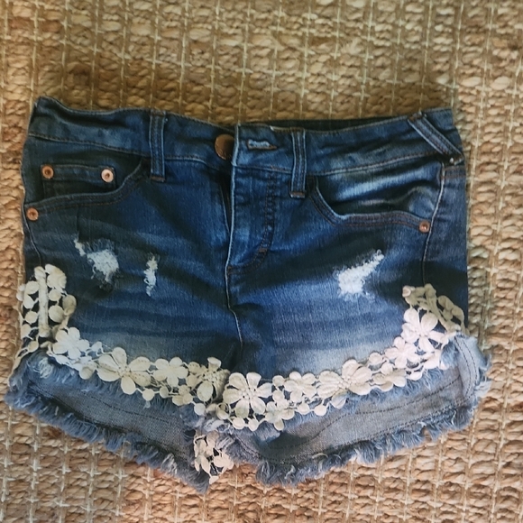 No Boundaries Blue Jean Shorts with White Floral Accents - Picture 1 of 4